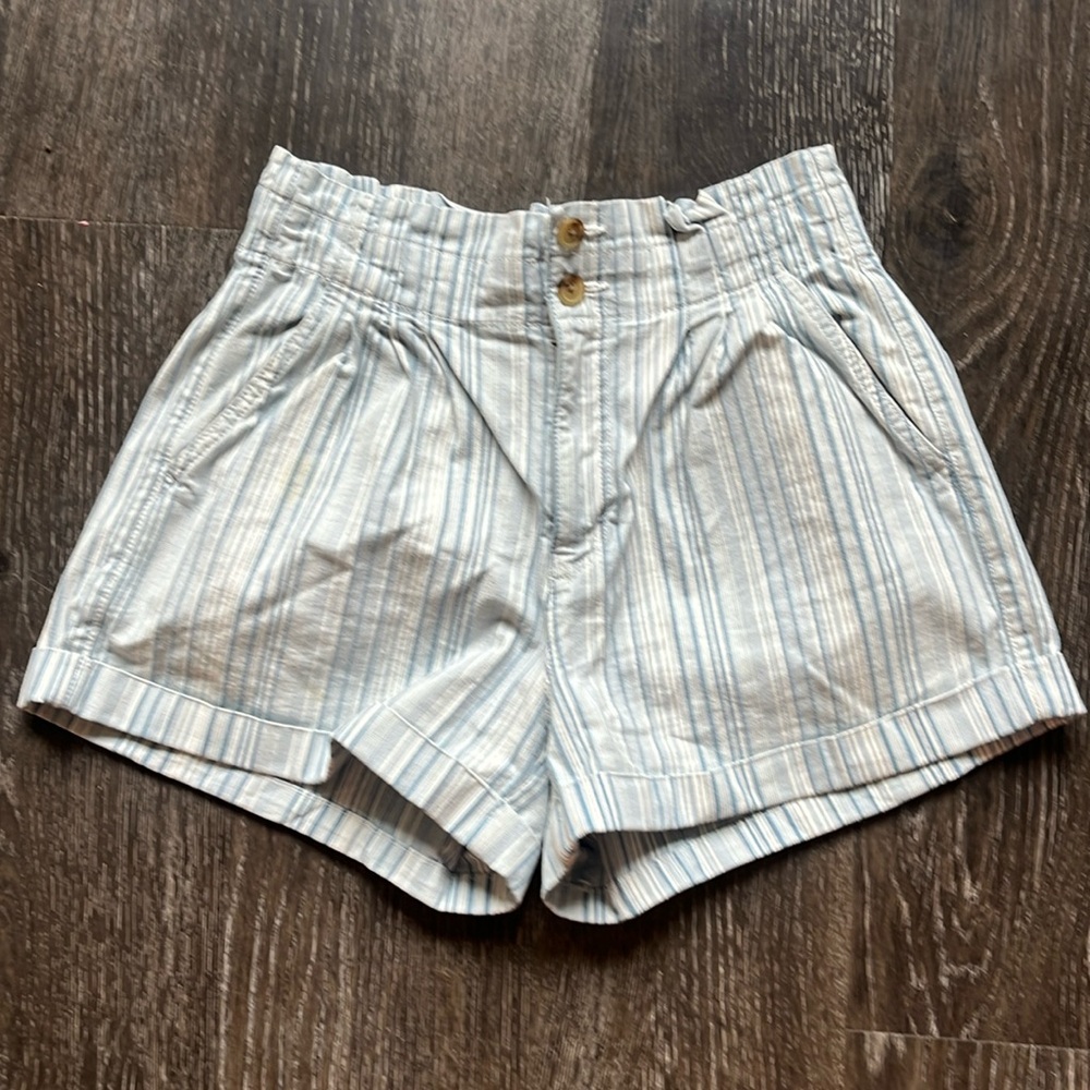 American Eagle Outfitters Blue and White Bermuda Shorts